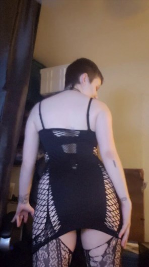 CurvyElvishGirl - BFF crush preps for a date pov